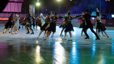 Eisläuferinnen am Wiener Eistraum